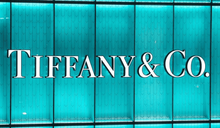 Tiffany Co. Recovers From 2018 Share Price Decline Expects Record Year End Results TIF Stock Investor